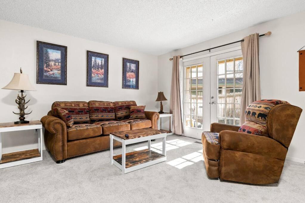 Moose Meadows- Near The Airport, Centrally Located Anchorage Esterno foto