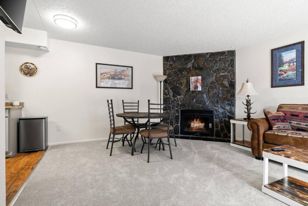 Moose Meadows- Near The Airport, Centrally Located Anchorage Esterno foto