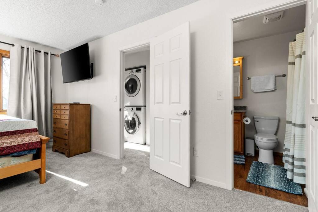 Moose Meadows- Near The Airport, Centrally Located Anchorage Esterno foto