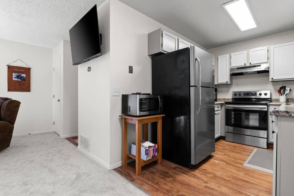 Moose Meadows- Near The Airport, Centrally Located Anchorage Esterno foto