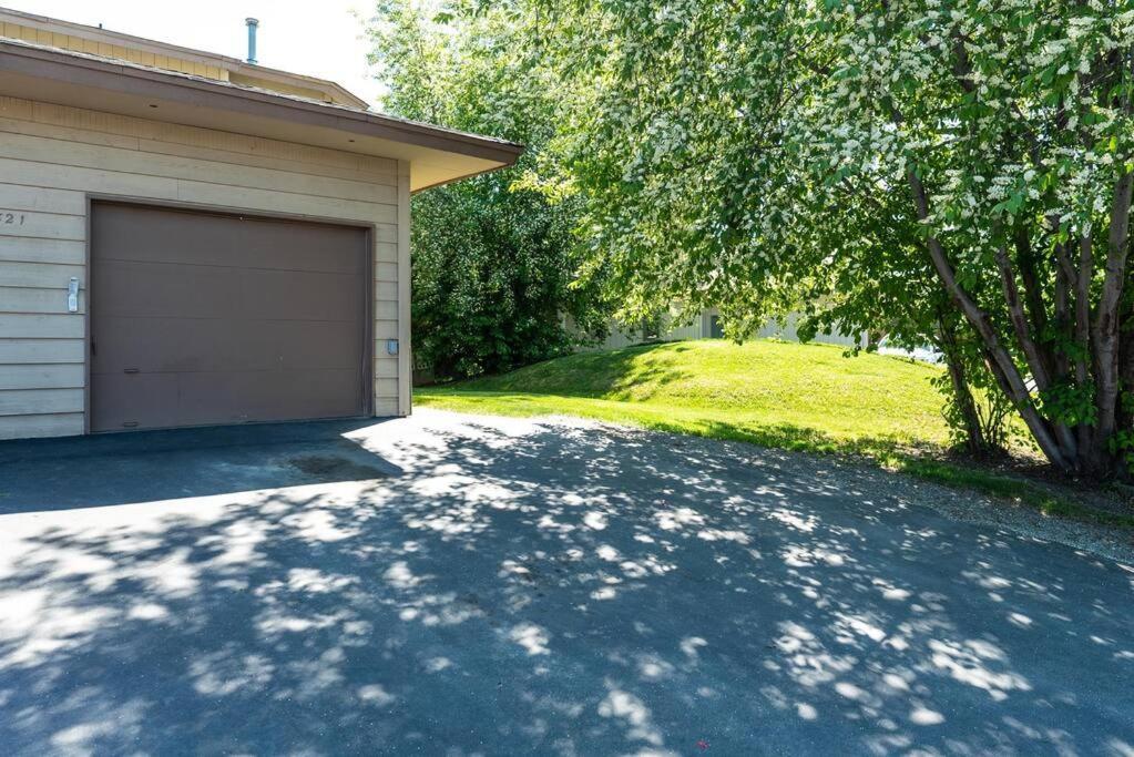 Moose Meadows- Near The Airport, Centrally Located Anchorage Esterno foto