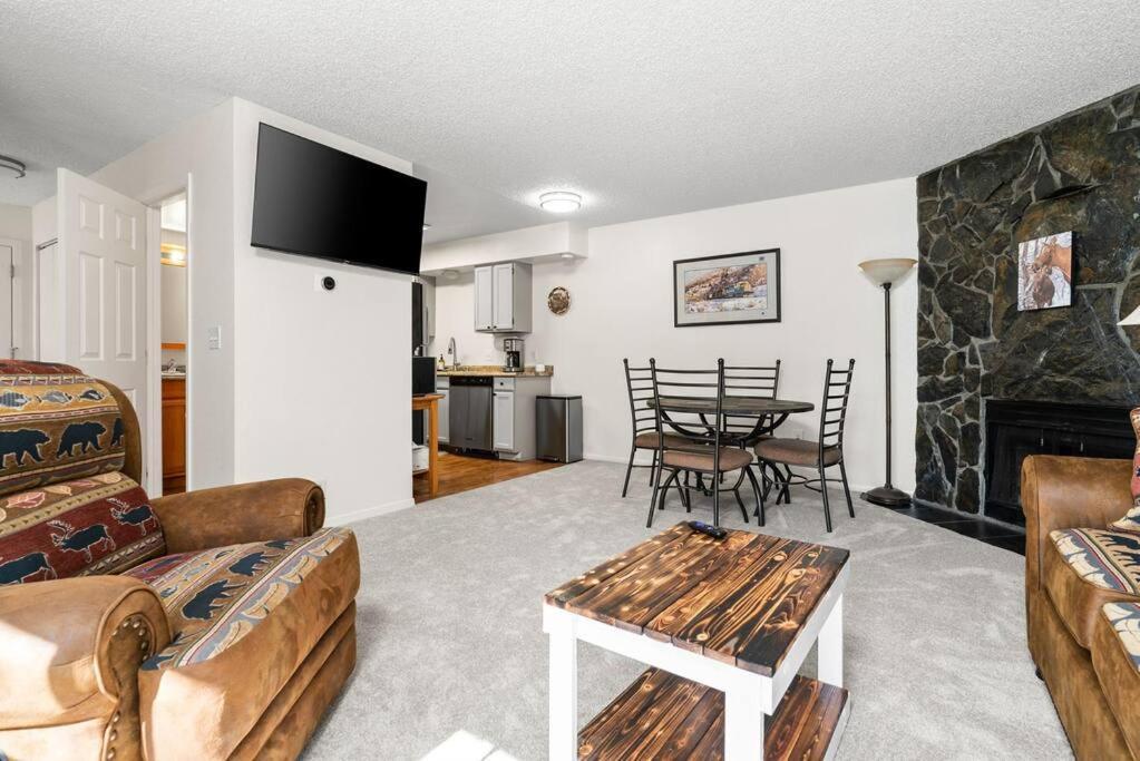 Moose Meadows- Near The Airport, Centrally Located Anchorage Esterno foto